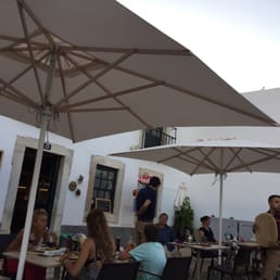 The outside of the restaurant from my table.