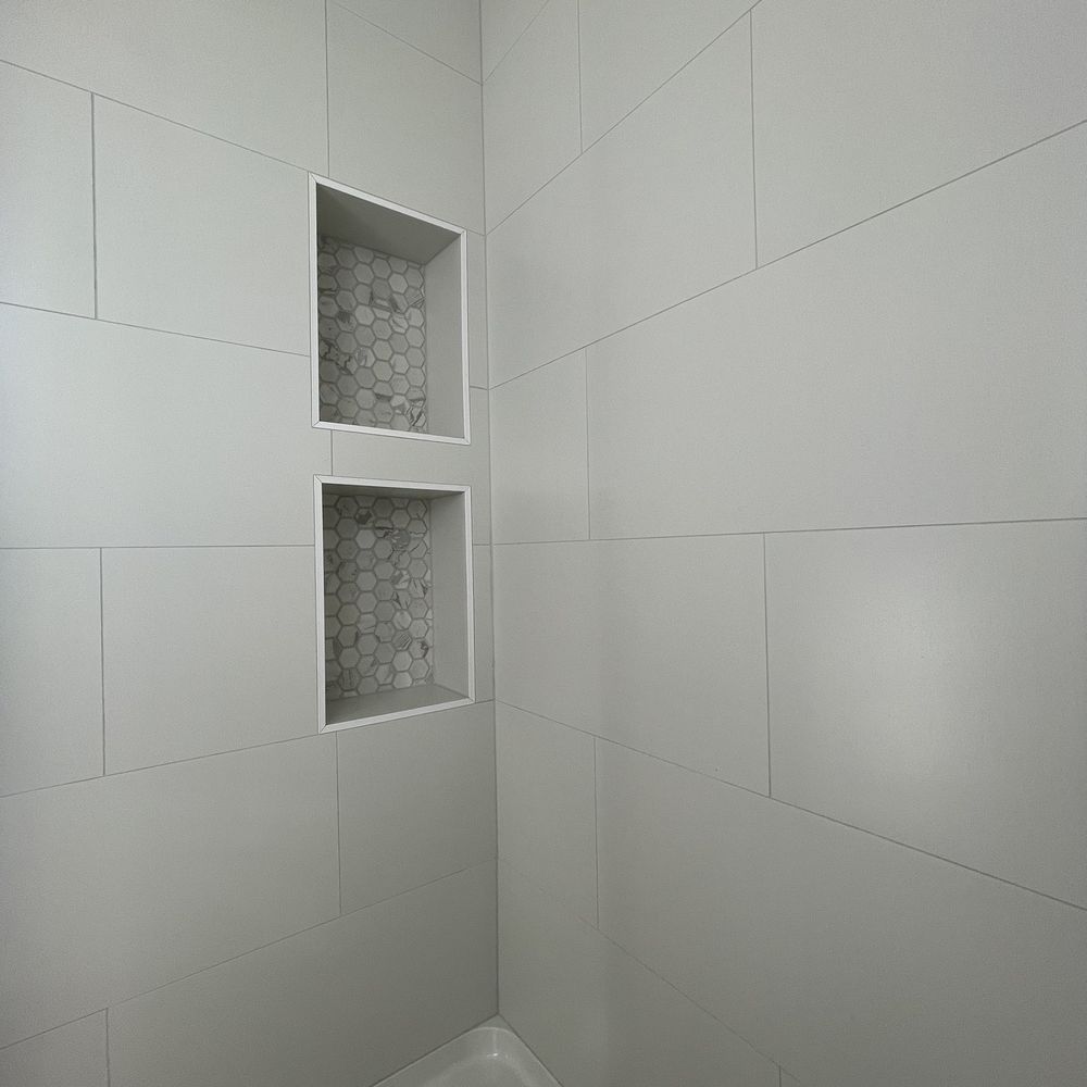 Jorge's Tiling - Guest bathroom shelves - Tiling Near Me