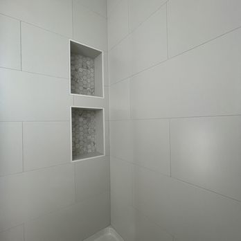 Jorge's Tiling - Guest bathroom shelves - Tiling Near Me