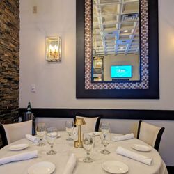 Matteo's Trattoria - Nice spacious tables