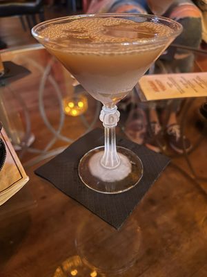 Golden Era Cocktail Bar and Lounge by null