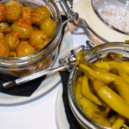 Plat Únic - Olives et piments piparras - food - Mediterranean Near Me - Barcelona, B