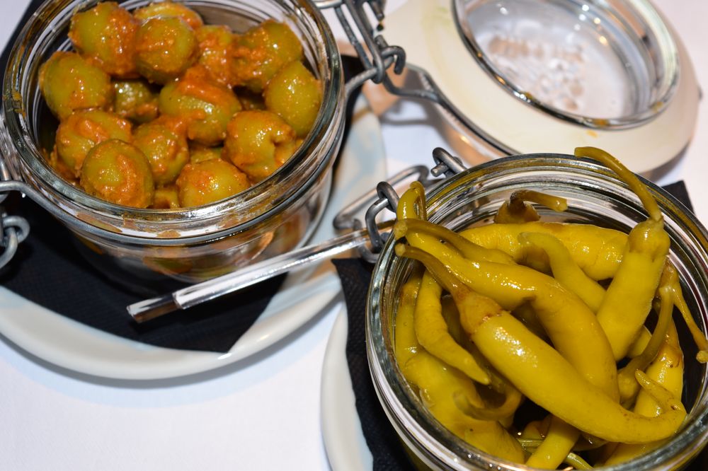 Plat Únic - Olives et piments piparras - food - Mediterranean Near Me - Barcelona, B Plat Únic - Olives et piments piparras - food - Mediterranean Near Me - Barcelona, B