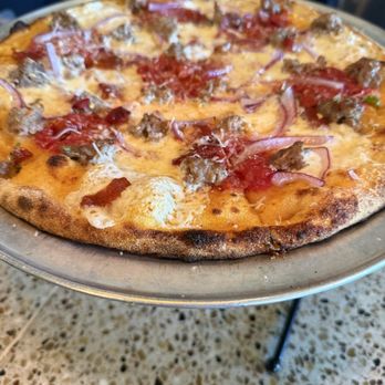 Lake Superior Brewing - Sausage pizza - Breweries Near Me - Duluth, Minnesota Lake Superior Brewing - Sausage pizza - Breweries Near Me - Duluth, Minnesota