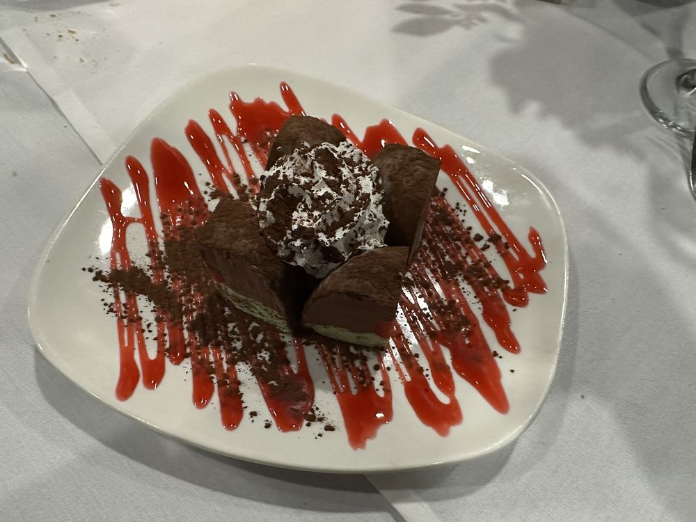 Roberto's Trattoria & Chophouse