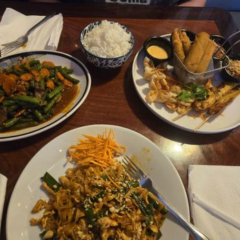 Maya Thai - Mayan Combo, pad thai, pad prick king - Thai Near Me - Las Vegas, Nevada