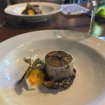 Restaurant Gish - Salmon "roll" - New American Near Me - Santa Clara, California