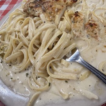 Alla Nonnas - Chicken Alfredo - Italian Near Me - San Antonio, Texas