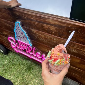 Swrlies - Froyo with toppings - Ice Cream & Frozen Yogurt Near Me - Los Angeles, California