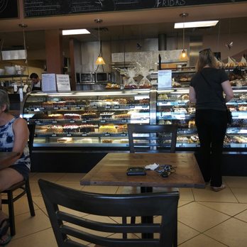 Frida's Cafe & Bakery - So many cakes - Bakeries Near Me - Largo, Florida