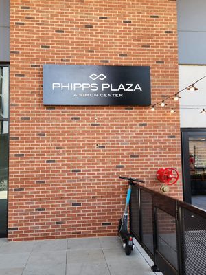 Phipps Plaza by null