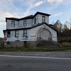 Whipple Company Store - Closed down and boarded up.