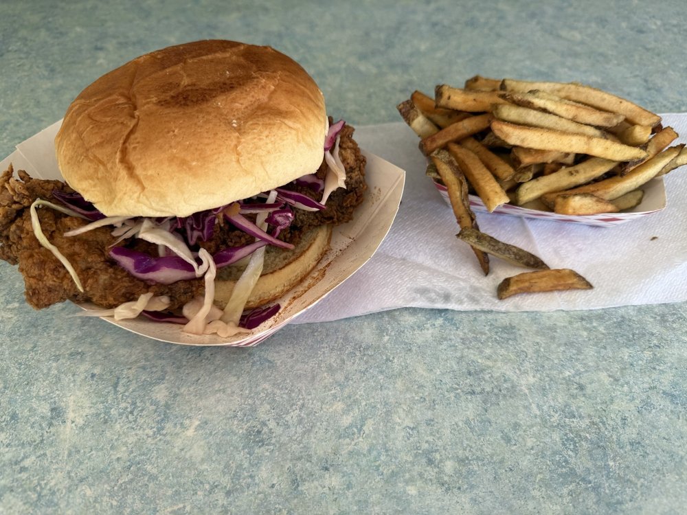 Danny's Ice Cream & Burgers Logo