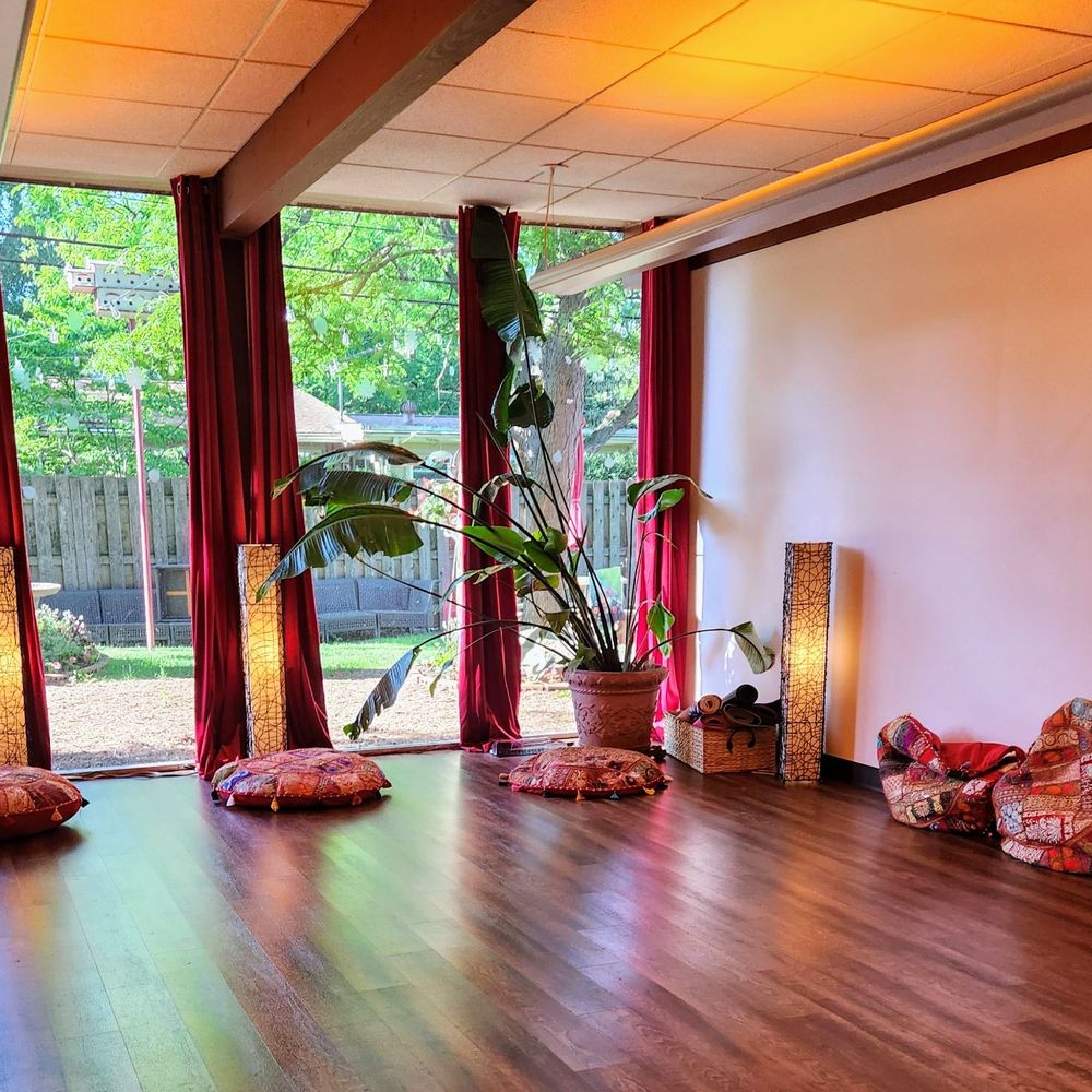 Center Peace - Part of the room for their different classes and events. Setup for the sound bath - Supernatural Readings Near Me - Farmington, Michigan Center Peace - Part of the room for their different classes and events. Setup for the sound bath - Supernatural Readings Near Me - Farmington, Michigan