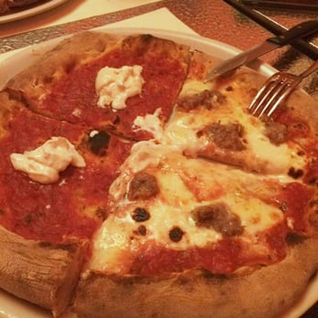 Cipiglio - (Ho fatto a mezzo con la persona che era con me) Pizza metà rossa e burrata + metà salsiccia, stracchino e burrata. Ciaone - Pizza Near Me - Florence, FI Cipiglio - (Ho fatto a mezzo con la persona che era con me) Pizza metà rossa e burrata + metà salsiccia, stracchino e burrata. Ciaone - Pizza Near Me - Florence, FI