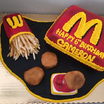 Vons - This bakery makes the BEST cakes ever!!! Gretchen is a very talented cake artist, but I'm sure they all are!!! Thank you all so much! - Grocery Near Me - Santa Clarita, California