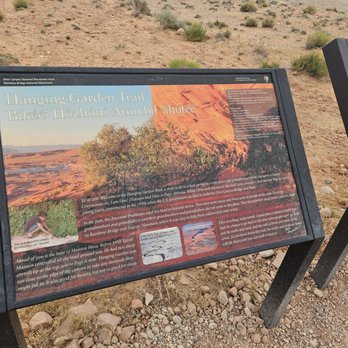 Hanging Gardens Trailhead - Sign at the beginning of the trail - Hiking Near Me