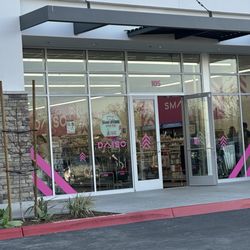 Daiso - Storefront