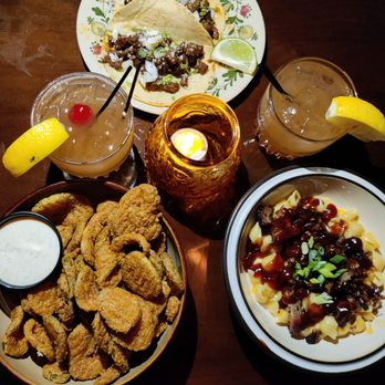 Six Shooter - plates of food and drinks on a table - Bars Near Me - Vancouver, Washington