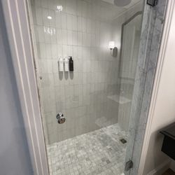 Longfellow Hotel - Spacious shower
