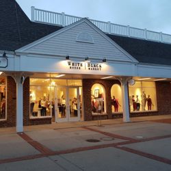 Long Wharf Mall - One of many stores in the mall.