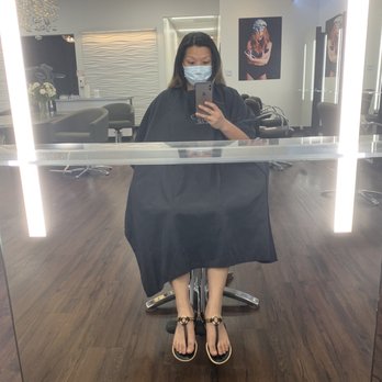 Headlines The Salon - Hair Salons Near Me - Encinitas, California