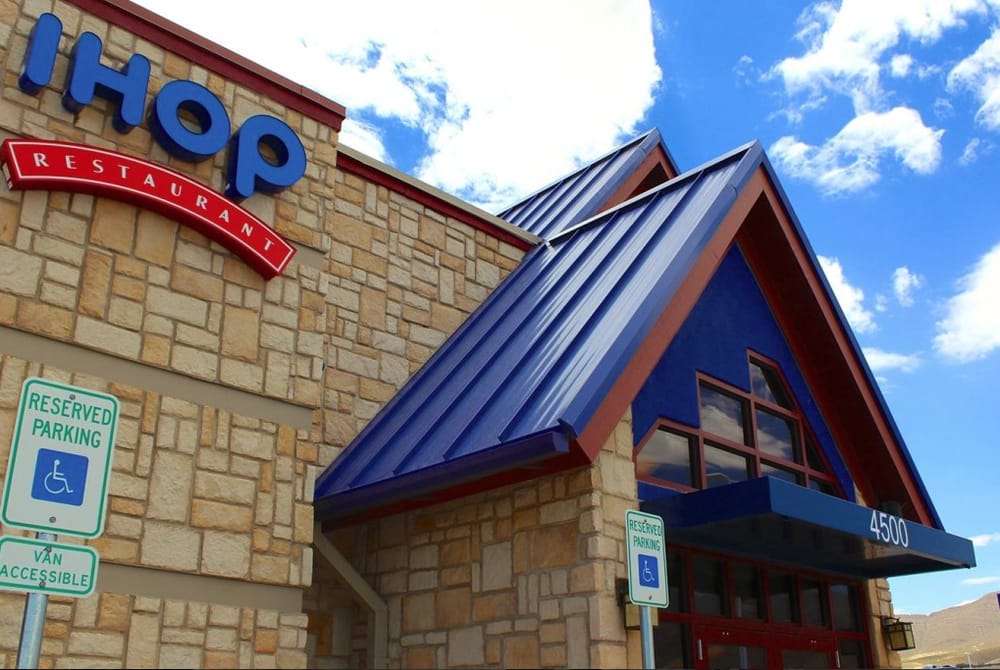 Slide of Smith & Ramirez Roofing