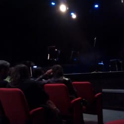 Salle Paul Fort - La Bouche d'air - Petite scène, proche du Public et des sièges confortables !