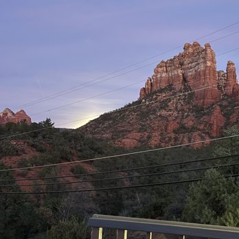 The Hudson - Full beaver supermoon rising - Cocktail Bars Near Me - Sedona, Arizona The Hudson - Full beaver supermoon rising - Cocktail Bars Near Me - Sedona, Arizona