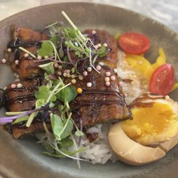 Eel rice bowl