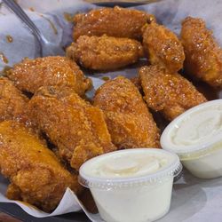 V & H Recreation - Always excellent wings and cold beer.