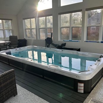 Remodeling Pros - a hot tub in a home - General Contractors Near Me - Jacksonville, Florida