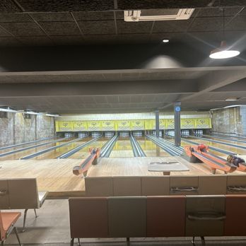 Mahall's - Bowling Near Me - Lakewood, Ohio