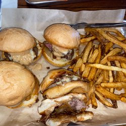 Backstreet Tavern & Grill - Slider Day !