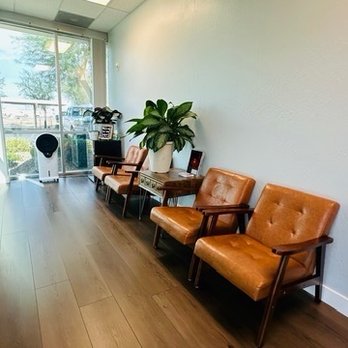 Center Point Dental - The entrance & patient seating area. - General Dentistry Near Me - Phoenix, Arizona