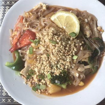 Siam Orchid - Drunken noodle - Thai Near Me - Bar Harbor, Maine