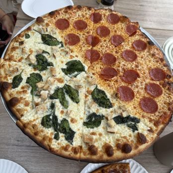 Greenville Avenue Pizza Company - Chicken Spinach Alfredo and Pepperoni - Pizza Near Me - Dallas, Texas