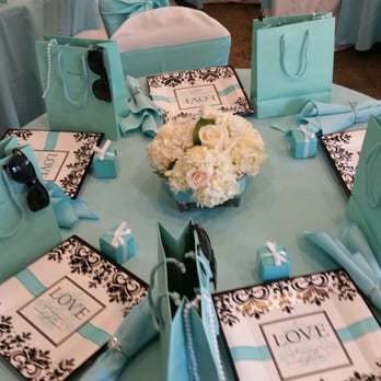 Orlando Flower Market - Beautiful centerpiece for Bridal dhower - Florists Near Me - Orlando, Florida Orlando Flower Market - Beautiful centerpiece for Bridal dhower - Florists Near Me - Orlando, Florida
