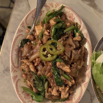 Saranrom Thai - Pad Se Ew - Thai Near Me - Elmhurst, New York Saranrom Thai - Pad Se Ew - Thai Near Me - Elmhurst, New York