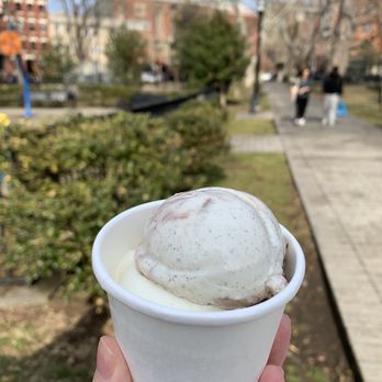 Milk Sugar Love - Earl Grey Fudge Ice Cream and Honey Lavender Ice Cream - Desserts Near Me - Jersey City, New Jersey Milk Sugar Love - Earl Grey Fudge Ice Cream and Honey Lavender Ice Cream - Desserts Near Me - Jersey City, New Jersey