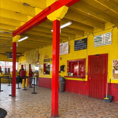 El Paisa Taqueria by null