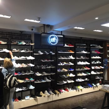Off the Hook - 2nd floor sneakers - Sports Wear Near Me - Montreal, Quebec