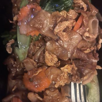 Peinto Thai Kitchen - Pad See Ew Noodles - Thai Near Me - Las Vegas, Nevada