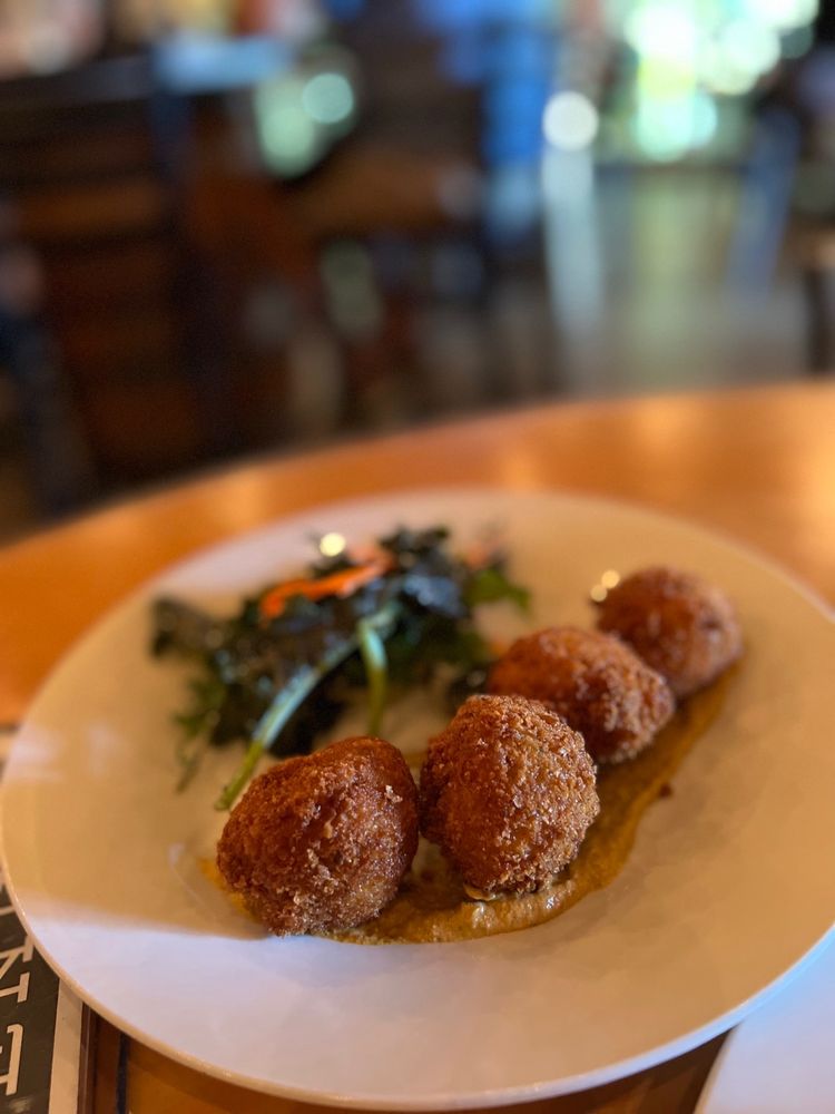 ROYAL PALM VILLAGE WINE & TAPAS Updated September 2024 535 Photos