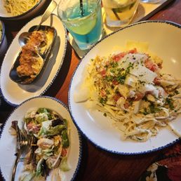Red Lobsters Crab Carbonara Pasta. Delicious house salad, Crab Stuffed Mushrooms - All were wonderful! Red Lobsters Crab Carbonara Pasta. Delicious house salad, Crab Stuffed Mushrooms - All were wonderful!