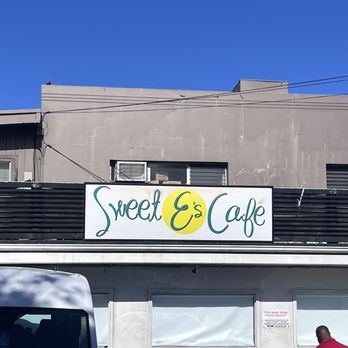 Sweet E's Cafe - Outside view - Cafes Near Me - Honolulu, Hawaii Sweet E's Cafe - Outside view - Cafes Near Me - Honolulu, Hawaii
