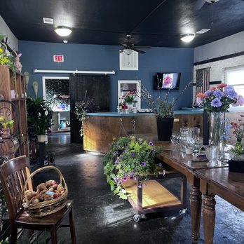 Branson Petal Pushers - Inside of your new space. - Florists Near Me - Branson, Missouri