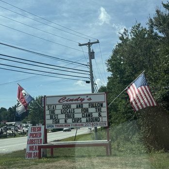 Cindy's Lobster Rolls - Welcome sign - Seafood Near Me - Freeport, Maine
