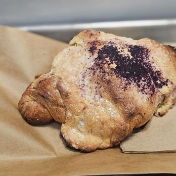 Kaizen & Coffee - Ube croissant - Coffee & Tea Near Me - San Mateo, California