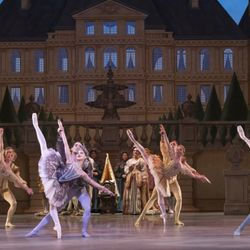 Orlando Ballet - Dancers of Orlando Ballet in Christopher Stowell's The Sleeping Beauty
